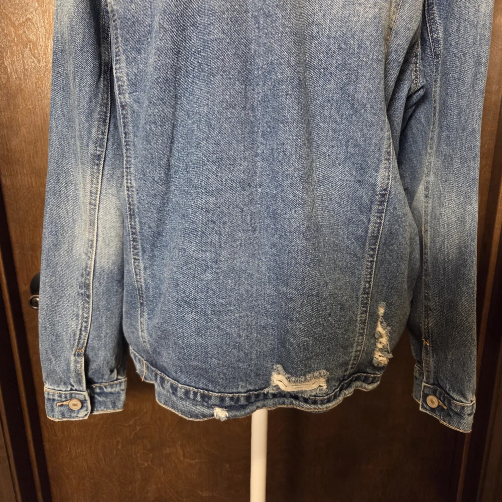 KanCan Distressed Jean Jacket - Picture 8 of 12